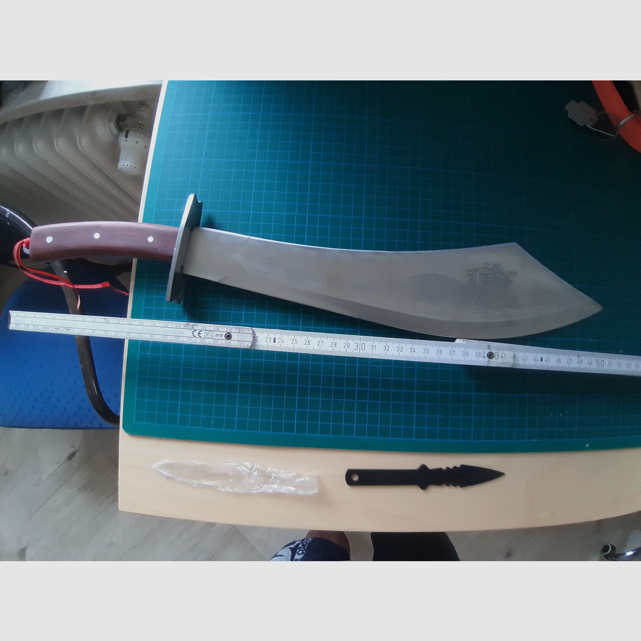 NOUVEAU Couteau de brousse chinois en forme de dragon, tranchant et la lame est double face avec un motif de dragon gravé