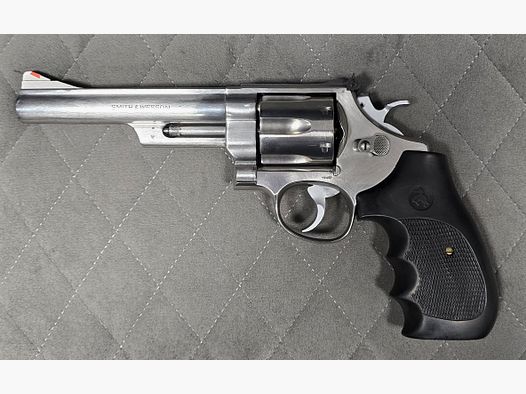 Modèle : Smith & Wesson (#1552), sans (arme sans particularités) - Calibre : .44RemMag (#182)