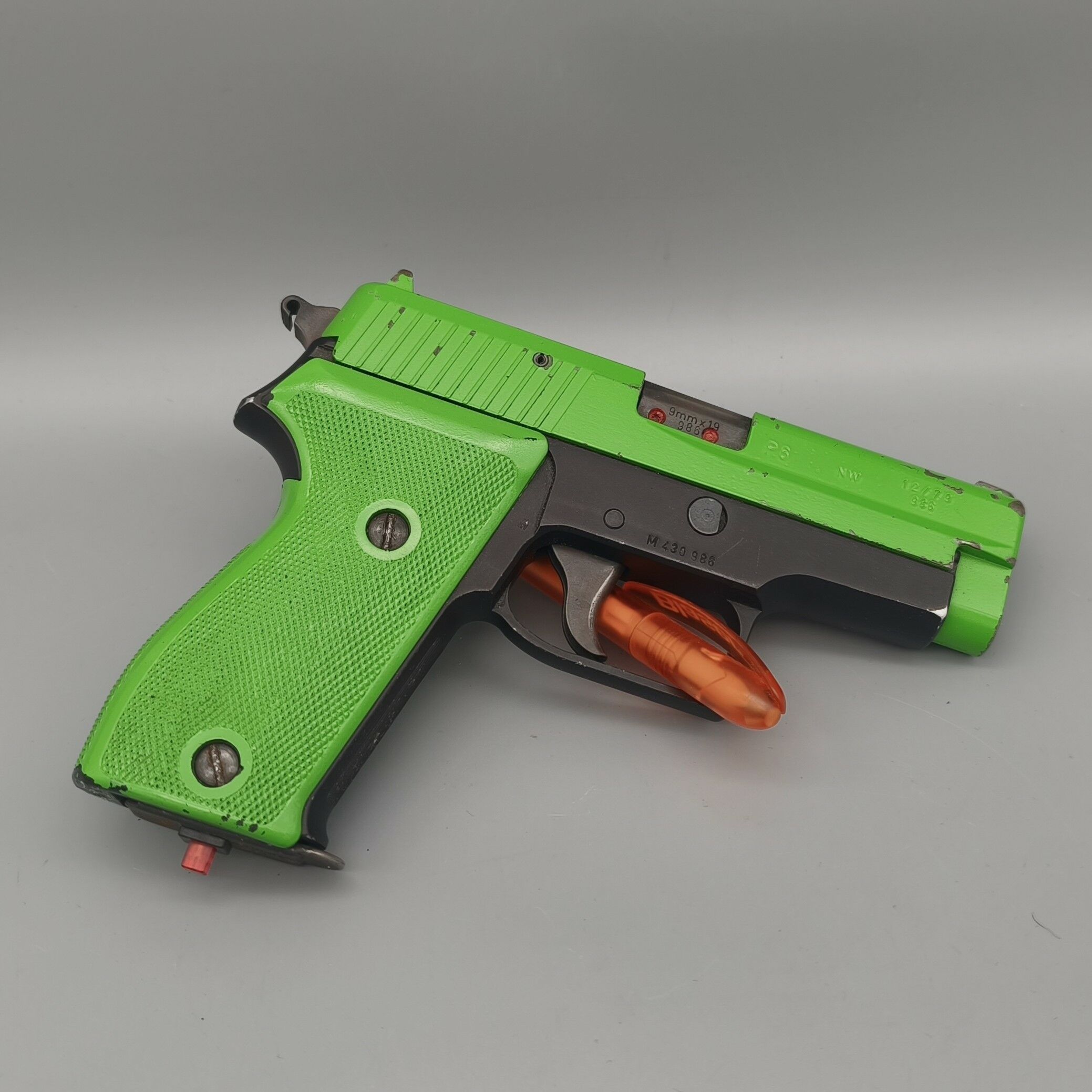 SIG Sauer P6 Laser Übungspistole der Polizei NRW "Grünwaffe" CQT" #986 ohne