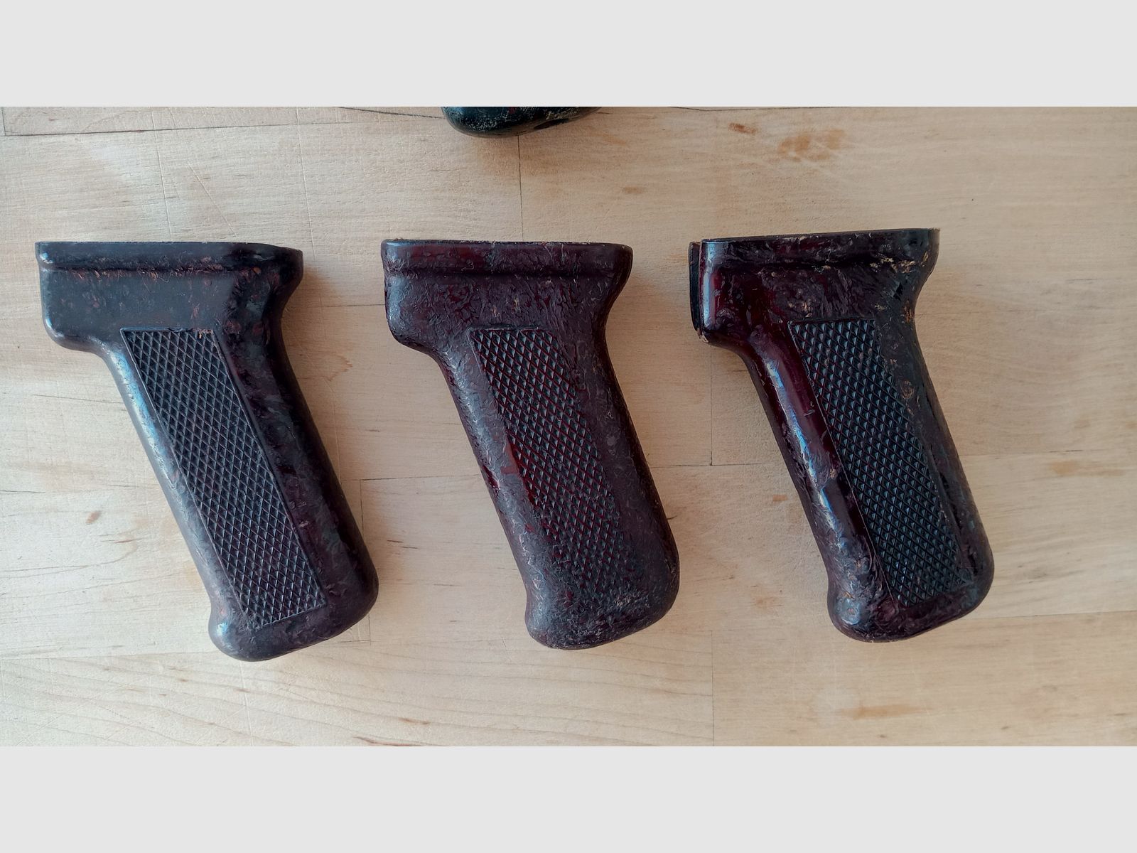 Rumänische AKM-Griffe aus Bakelit besser als der russische Griff / auch für AK74 AK-100 / Yunker / Cybergun 47