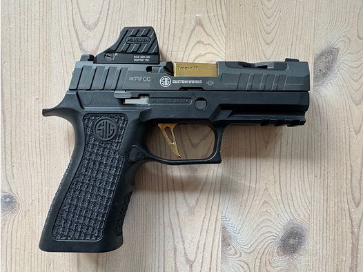 SIG Sauer P320 XCarry Spectre + Holosun SCS320
