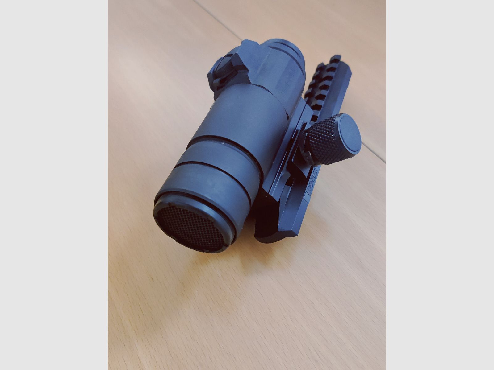 Aimpoint Comp4s – Rotpunktvisier in sehr gutem Zustand