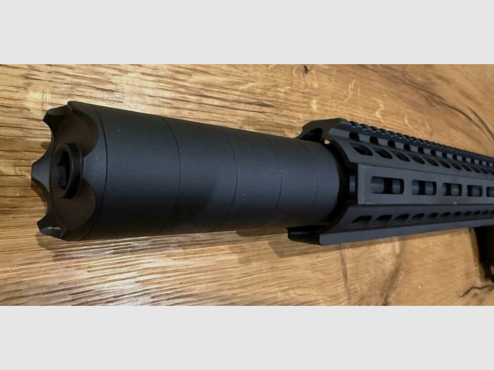 Schmeisser AR15-9 S4-F SD (silencieux intégré)