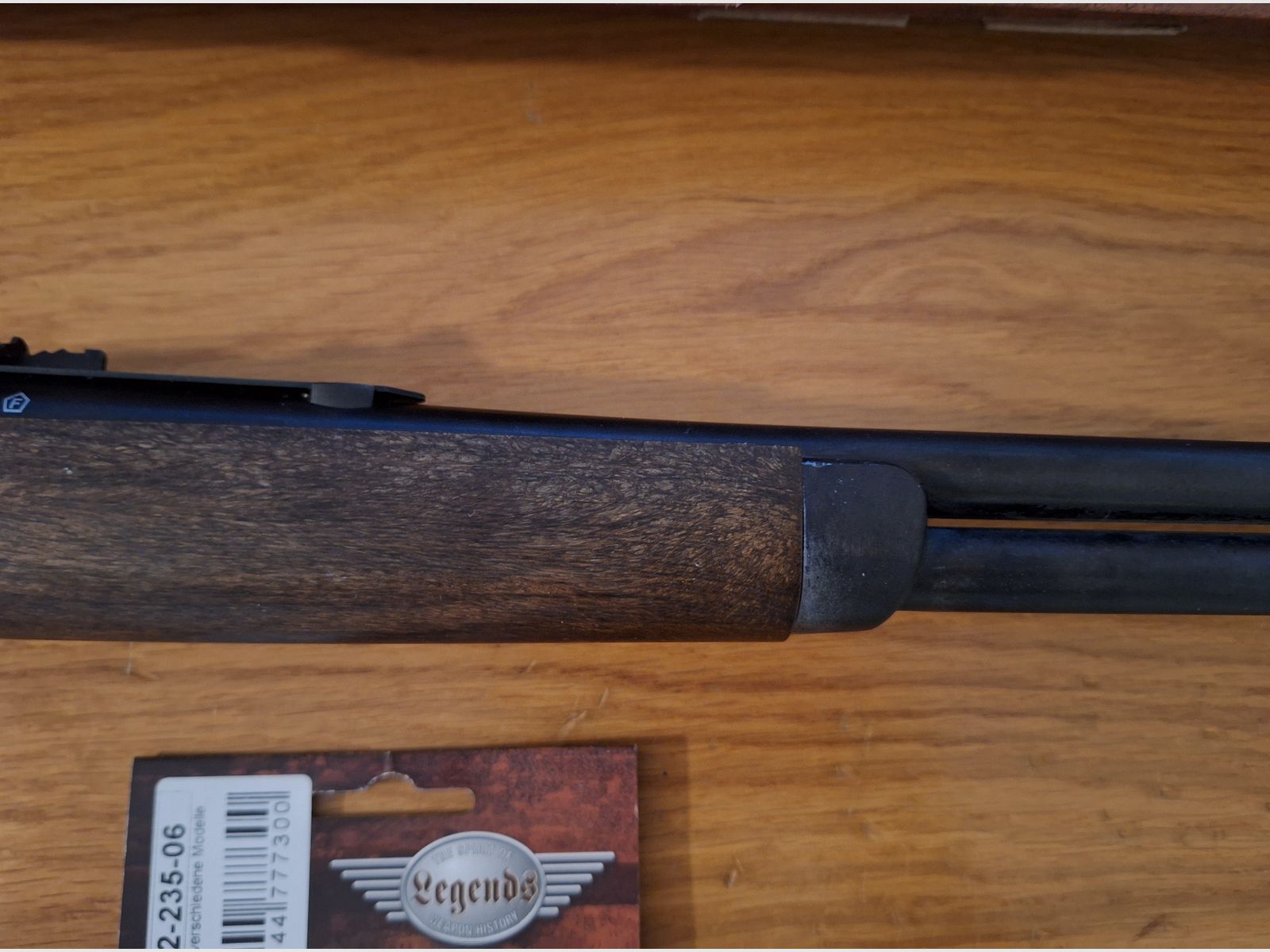 Co2 Cowboy Rifle Legends inkl. Koffer mit Schloss 4,5 mm BB und 4,5 mm Diabolo 34 Ladehülsen insgesamt!