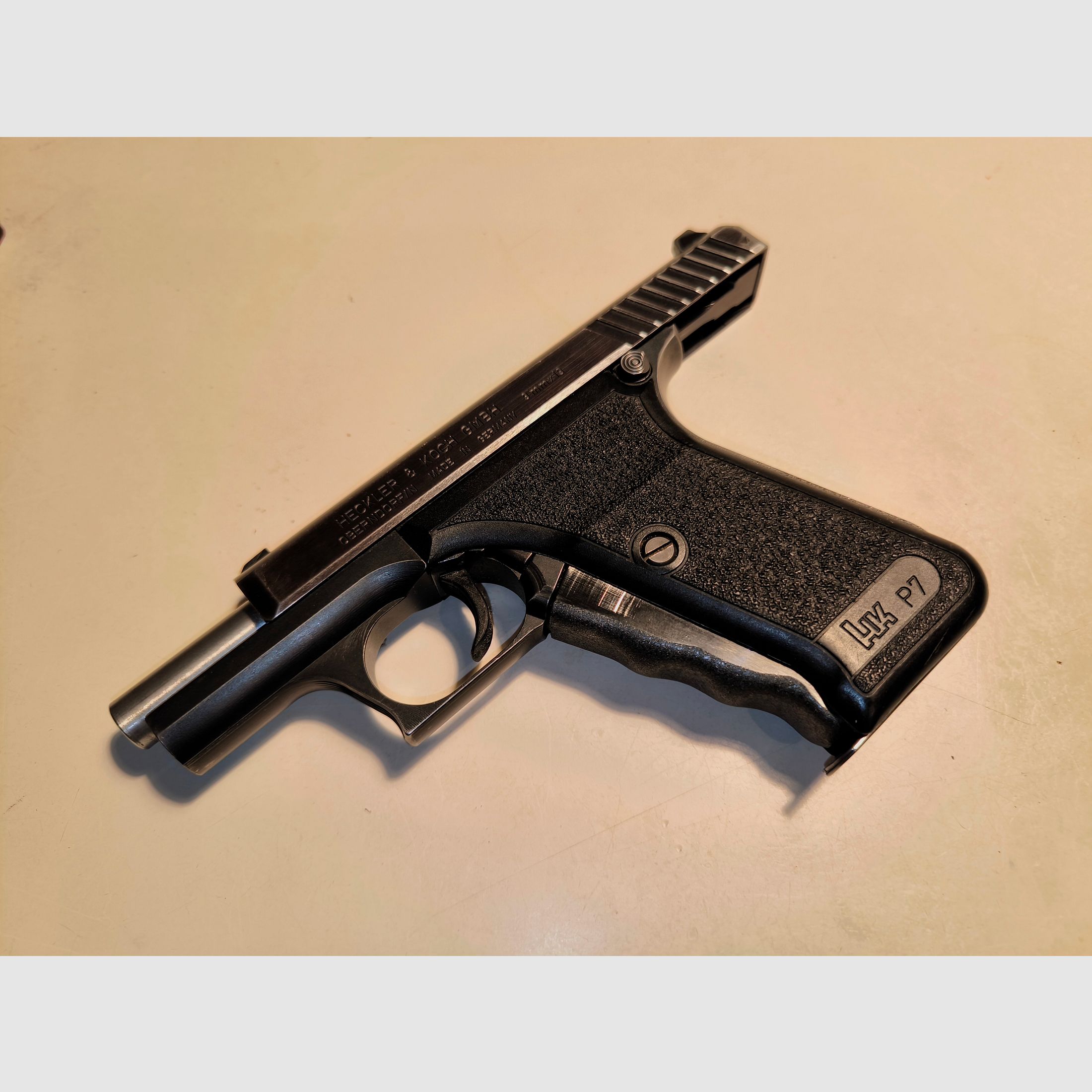 Heckler & Koch P7 - 9mm