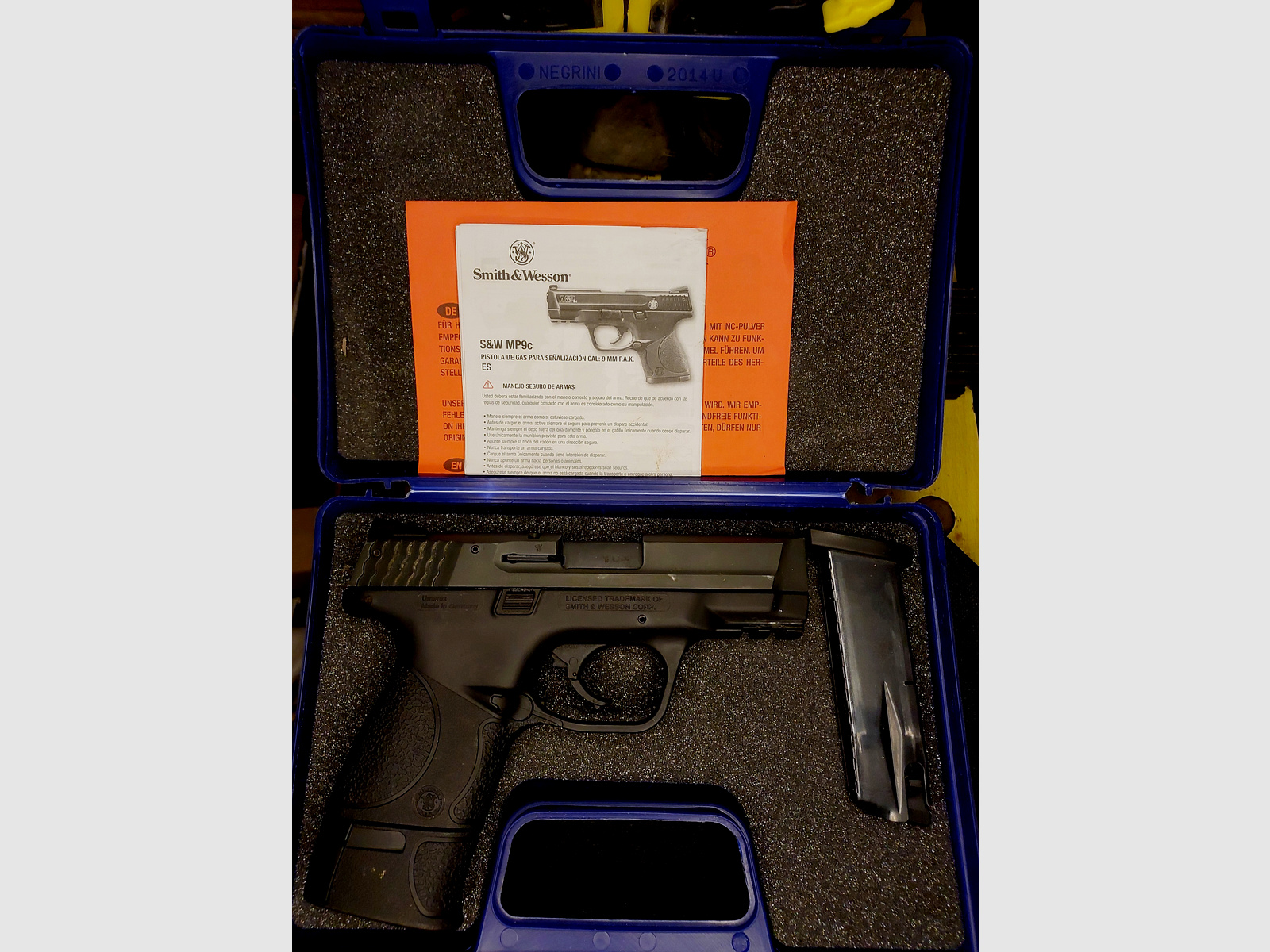 Smith & Wesson M&P 9C 9mm P.A.K. schwarz (PTB 984) mit 2 Magazinen (1 x verl.)