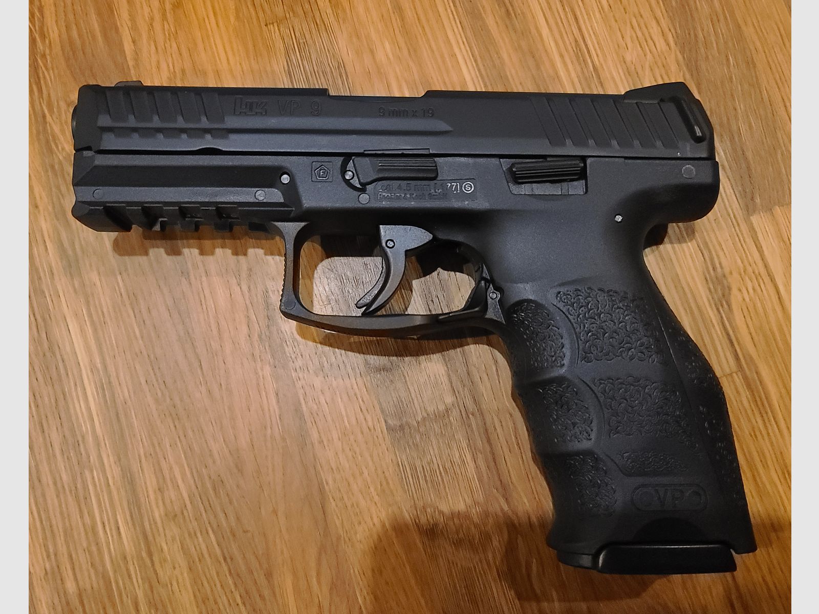 Heckler & Koch HK VP9 CO2 Blowback Luftpistole 4,5mm BB