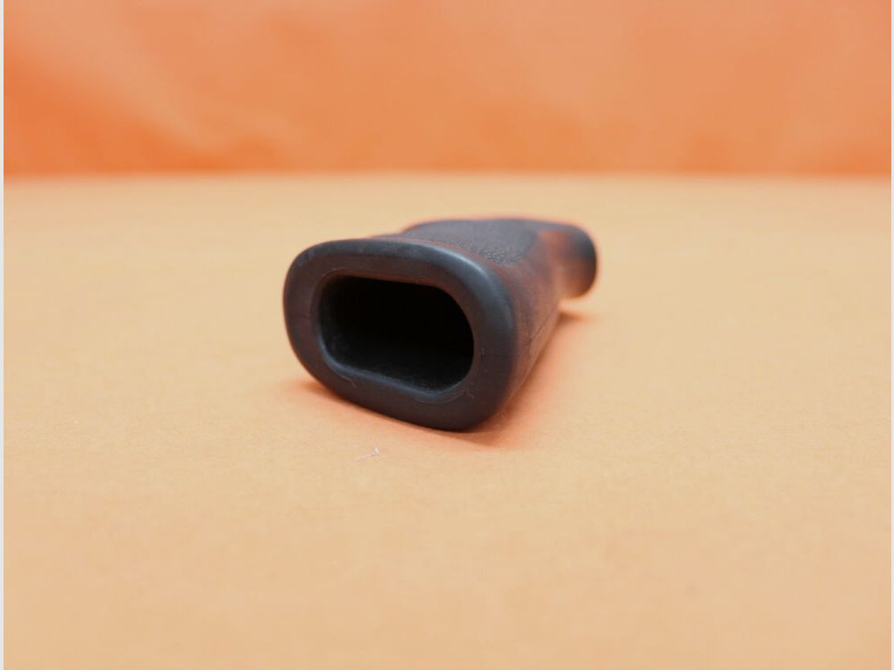 HOGUE AR-15 : Poignée Pistolet HOGUE Surmoulée Noire (15000) Poignée en Caoutchouc