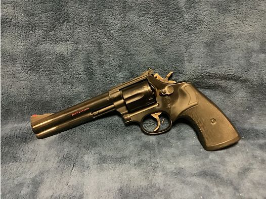 Smith & Wesson	 586