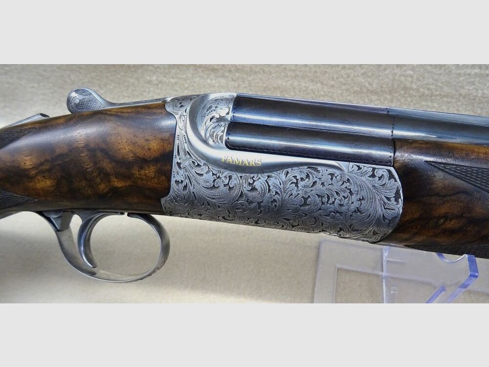 Farm's sister shotguns