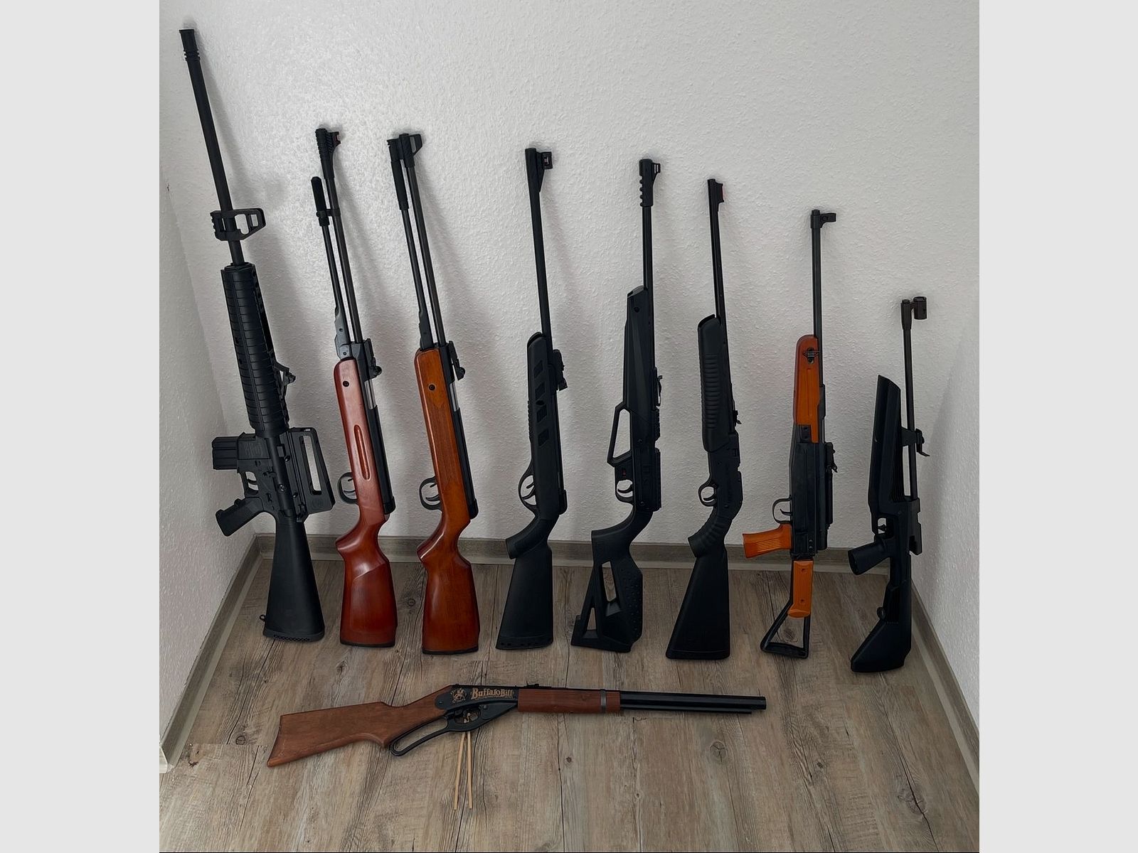 Collection de carabines à air comprimé — canon plié, à levier latéral et à levier inférieur (calibres variés)