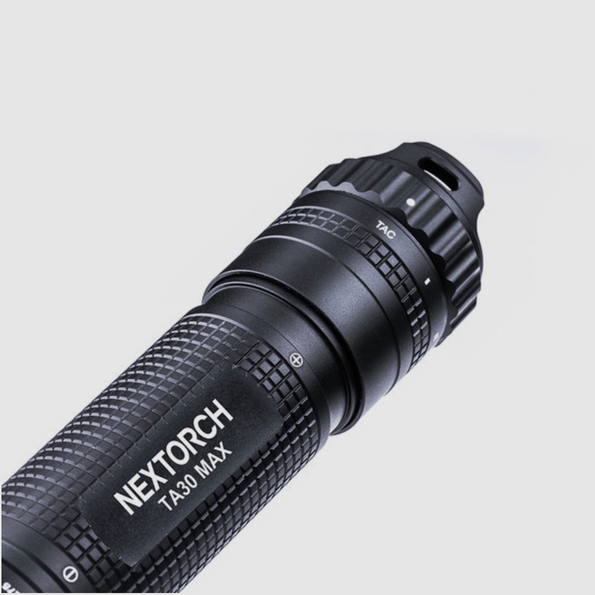 NEXTORCH TA30MAX 2100 Lumen Tactical LED Taschenlampe 250 m Leuchtweite