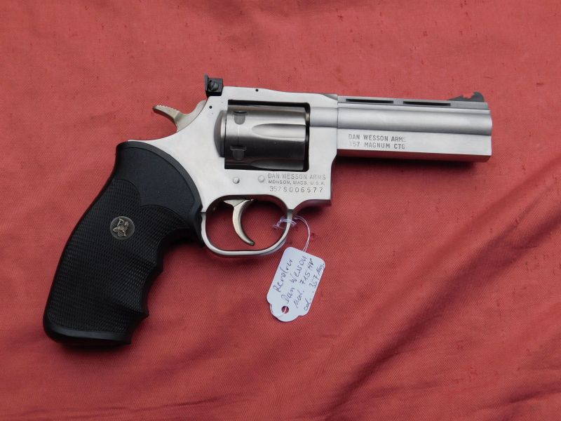 Dan Wesson Modell 715 HV Kal. 357 Mag. 4 Zoll, selten!