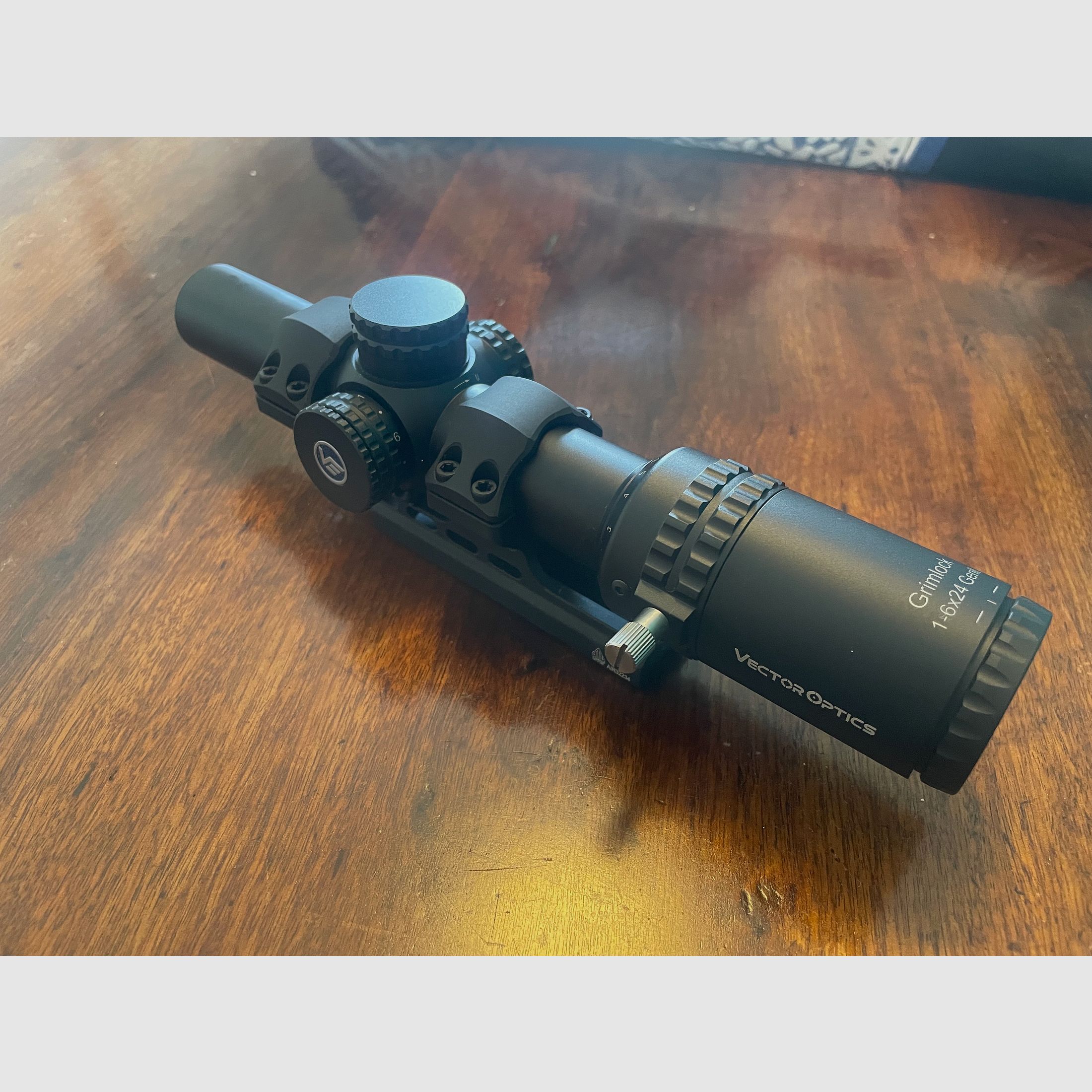 Vector Optics LPVO 1-6x24 Grimlock mit LP Zielfernrohr 