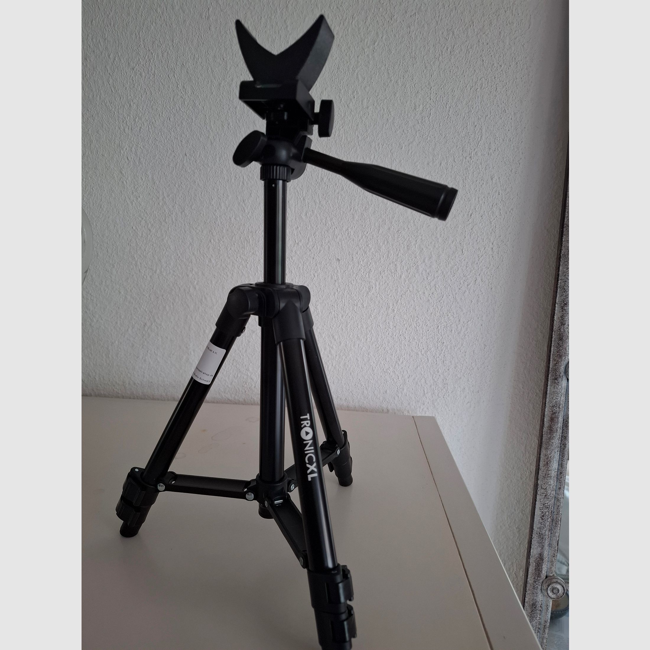 3-legged rifle stand new, but without box, spirit level
