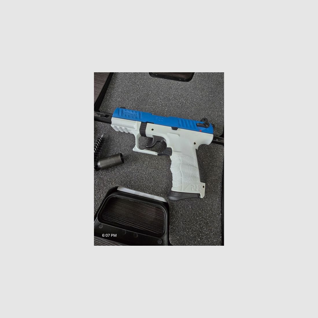 Walther P22Q Blue/White Edition