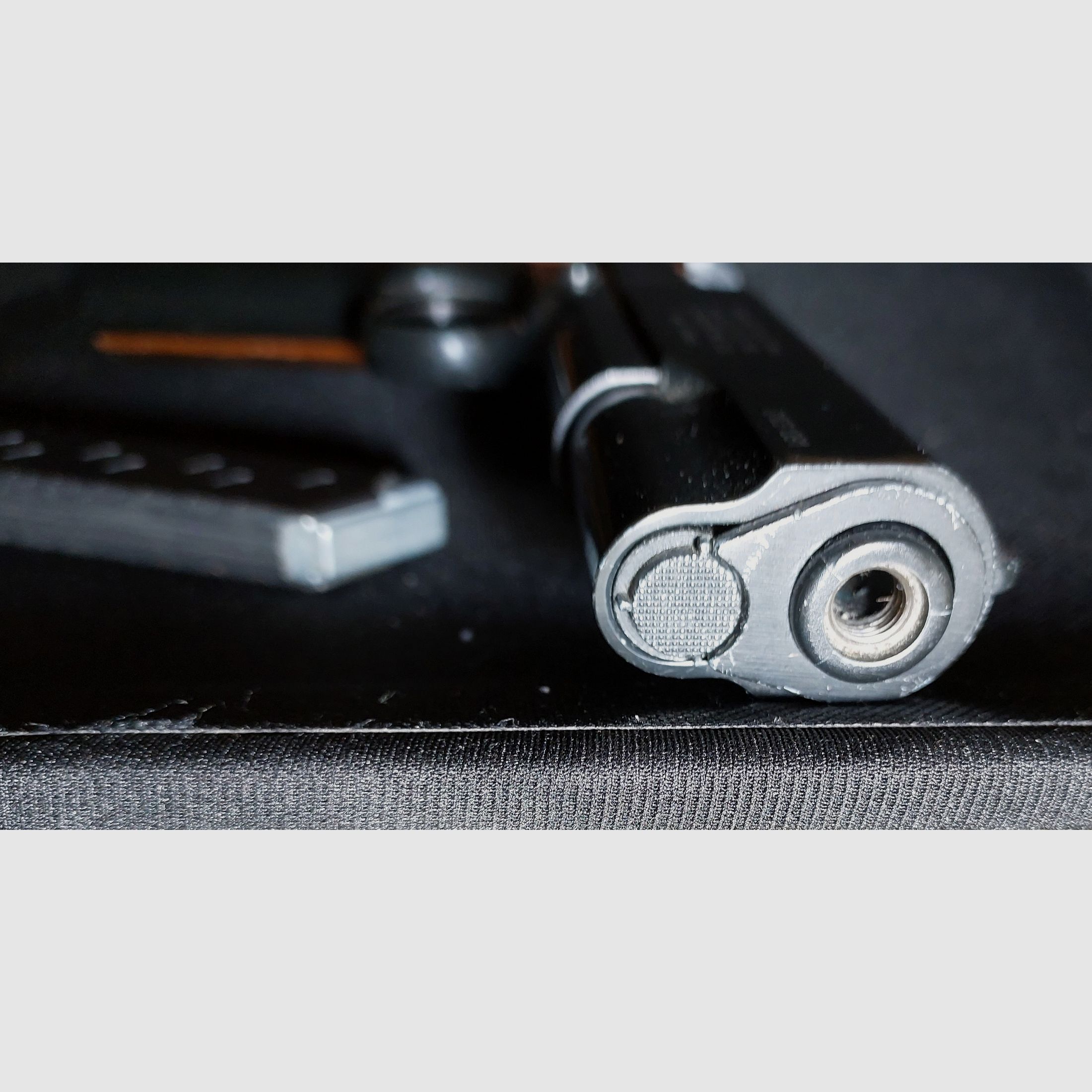 Colt Government 1911 A1 Schreckschuss Pistole 9mm P.A.K. (PTB 774) "vintage Holzgriffe