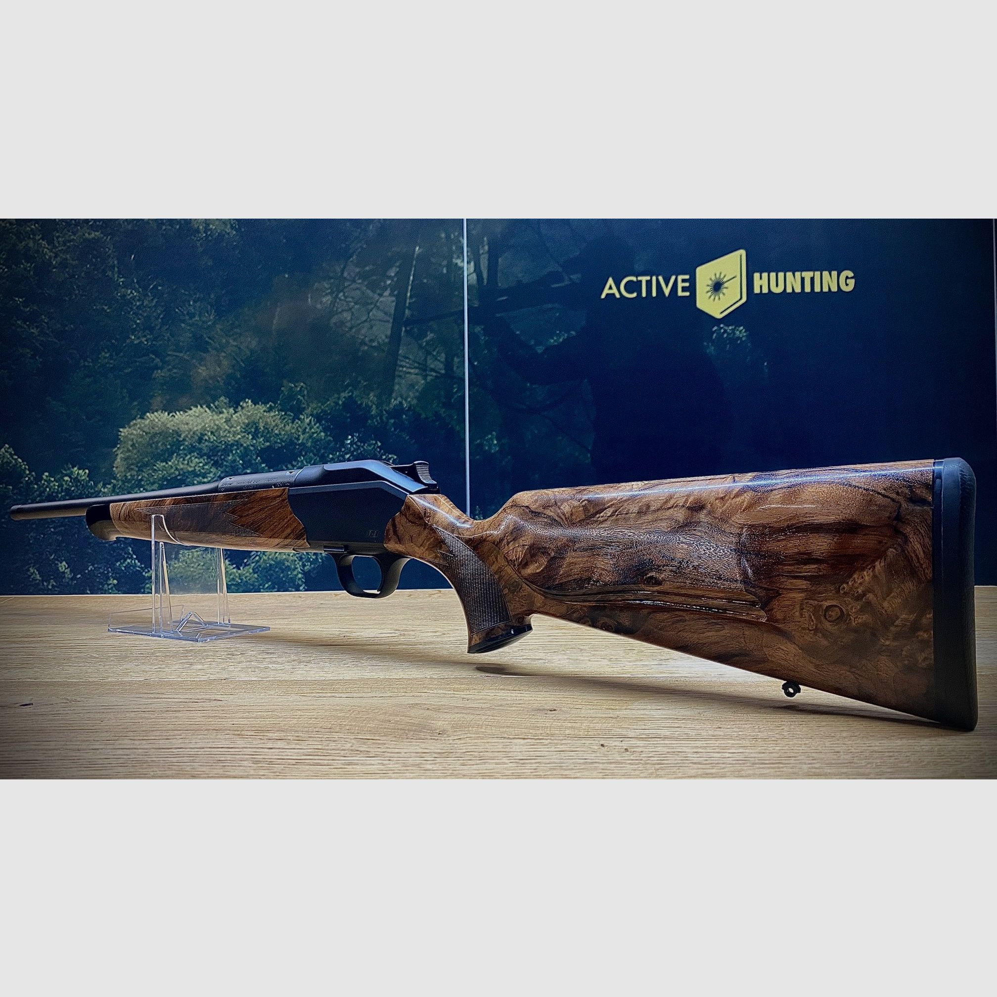 Blaser R8 Holzklasse 7 / Stahlkugel graviert mit Fischhaut / Kaliber und Lauflänge nach Wahl