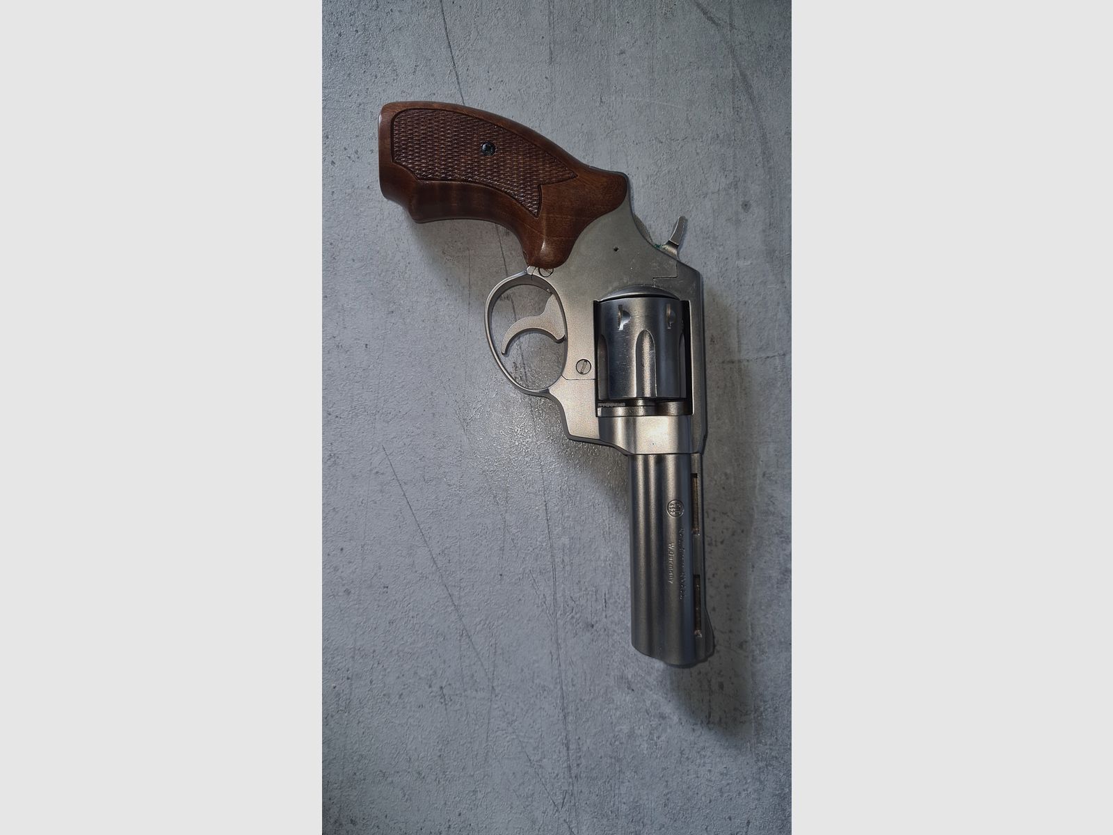 Röhm RG99 Schreckschuss Revolver, matt vernickelt, Kal. 9mm Knall PTB452