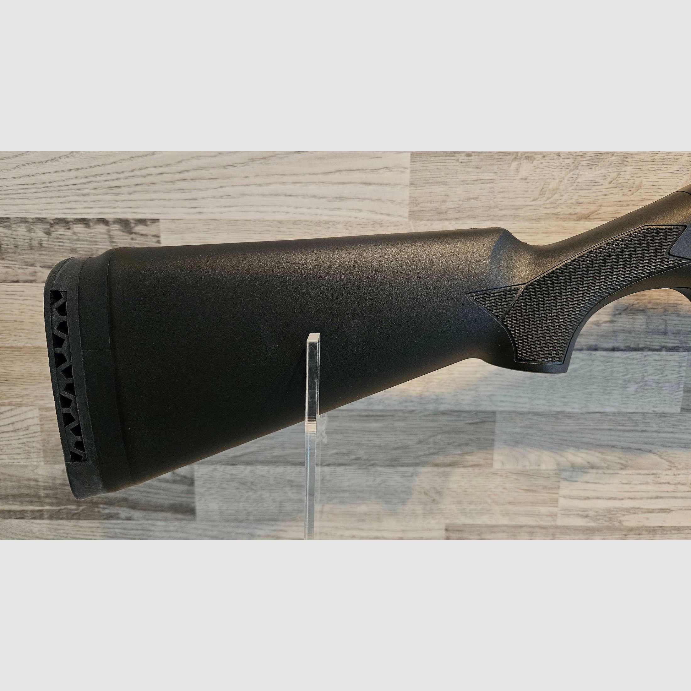 Artículo nuevo - Escopeta de repetición de culata delantera Pumpgun Akkar Karatay TK-355 612PS Negra Cal. 12/76