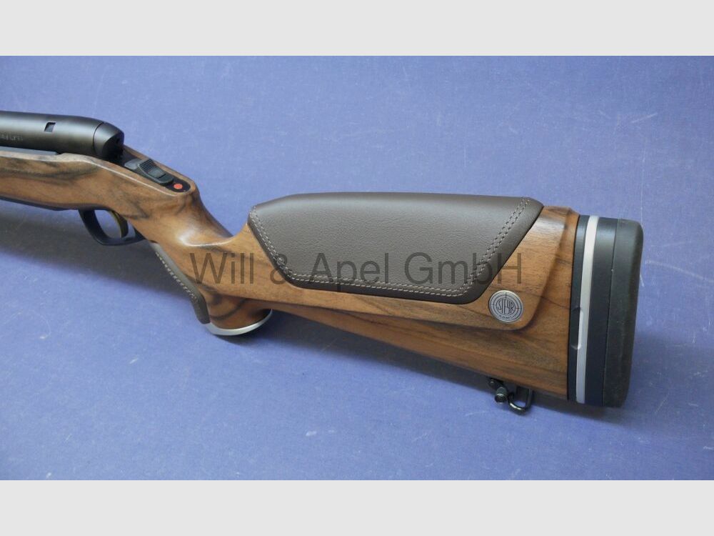 Steyr	 Monobloc Holzschaft