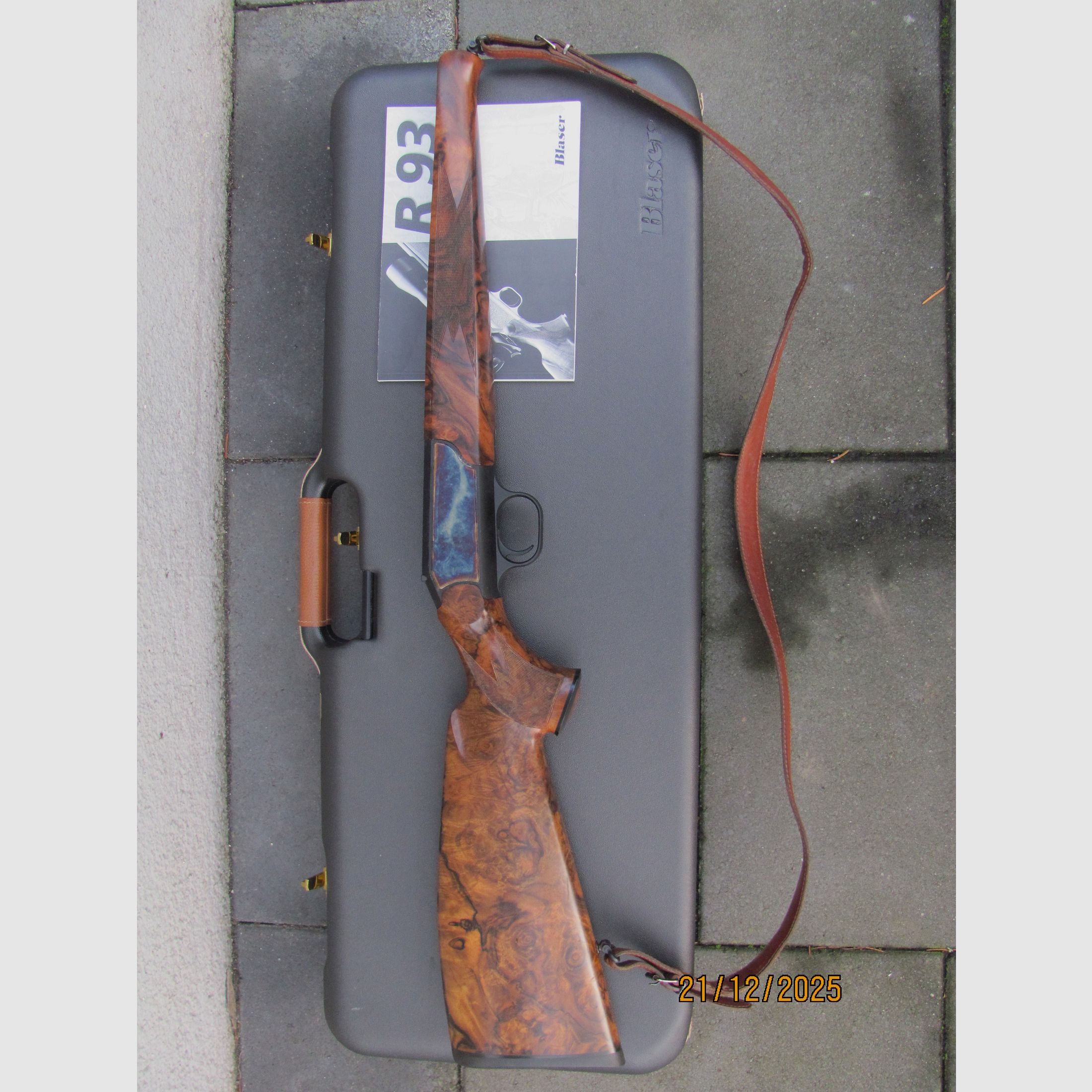 Blaser R93 Konsul Luxus Wurzelholzschaft NEUWERTIG