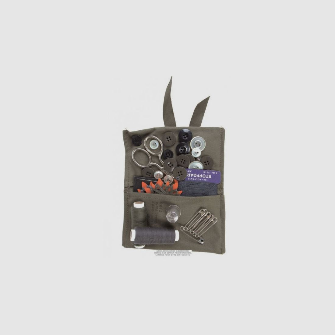 BW-SEWING SET WITH SCISSORS - USED.