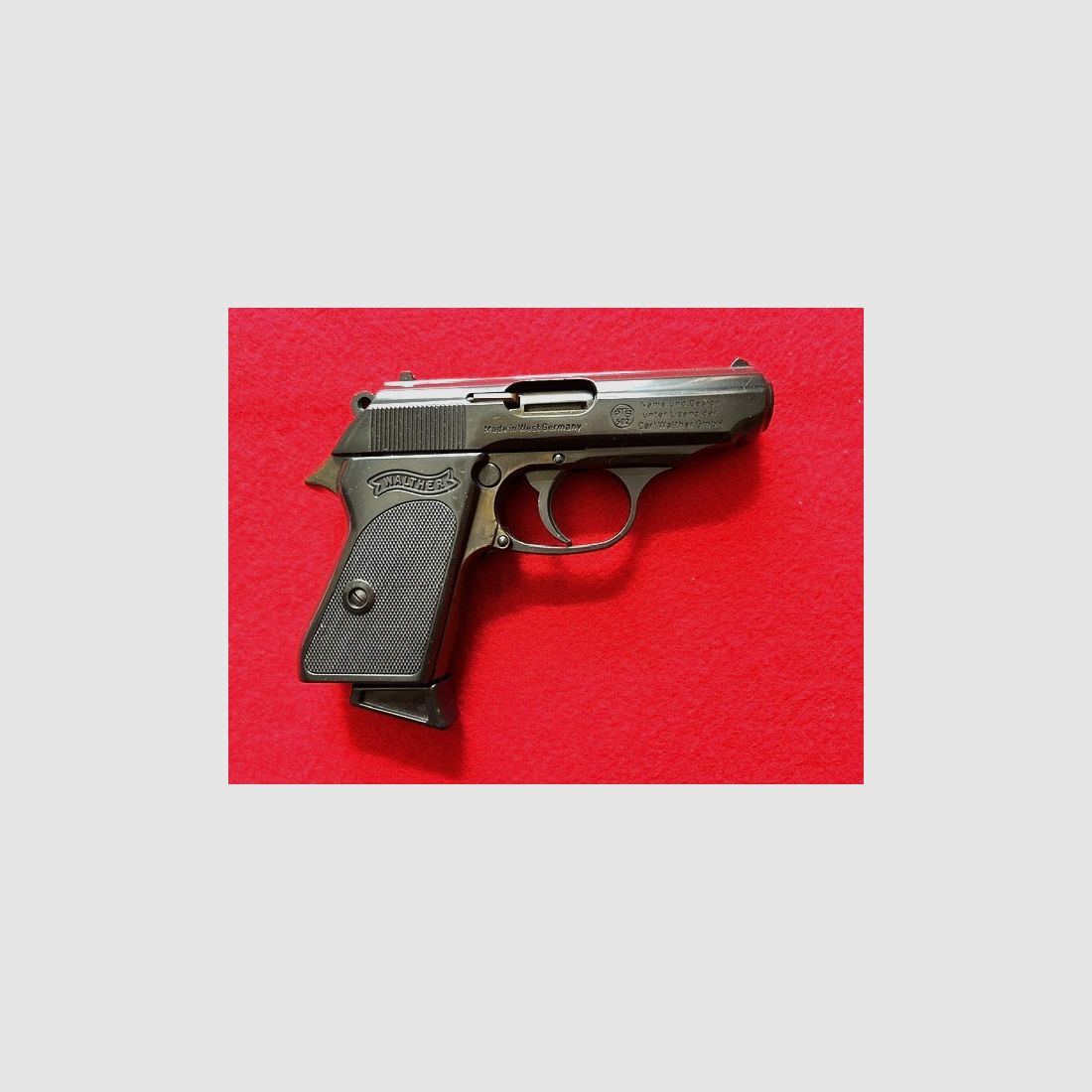 WALTHER PPK 8mm blank firing pistol
