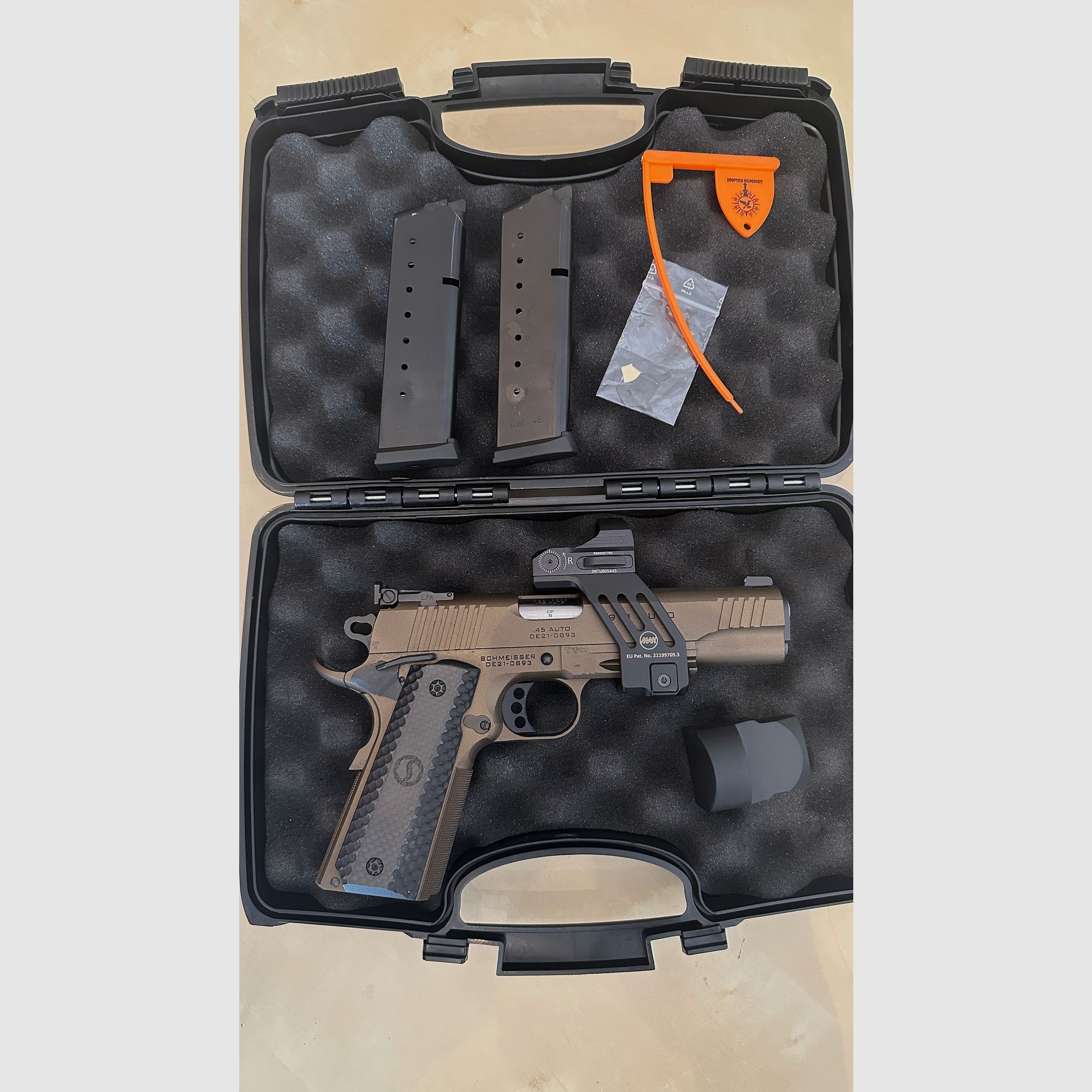 Schmeisser Hugo 1911 in 45 ACP Mit MAK DOT Montage und Rotpunkt