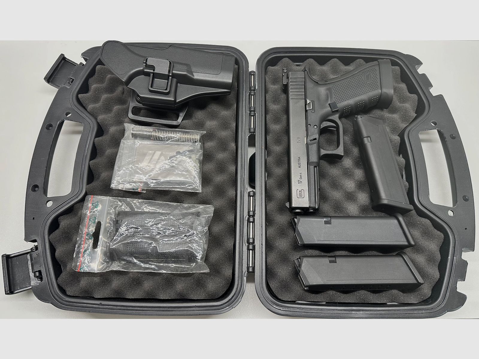 Glock 17 Gen. 4 Kal. 9mm Luger mit reichlich Zubehör und Tuning-Parts