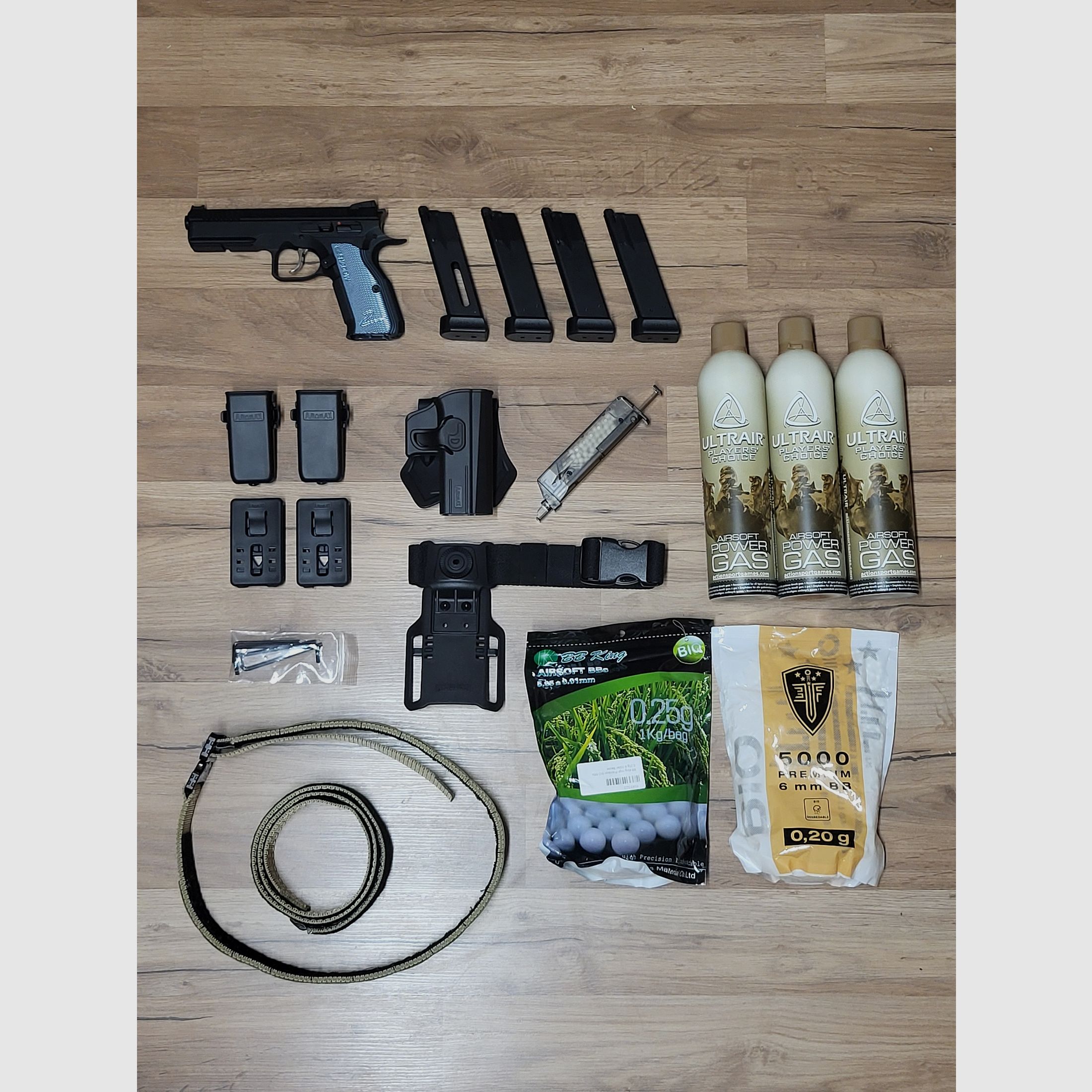 ASG CZ SHADOW 2 GBB AIRSOFT BUNDLE 4 chargeurs, 3 bouteilles de gaz Airsoft, 8000 billes, holster, 2 pochettes de chargeurs, ceinture Amomax peu utilisée
