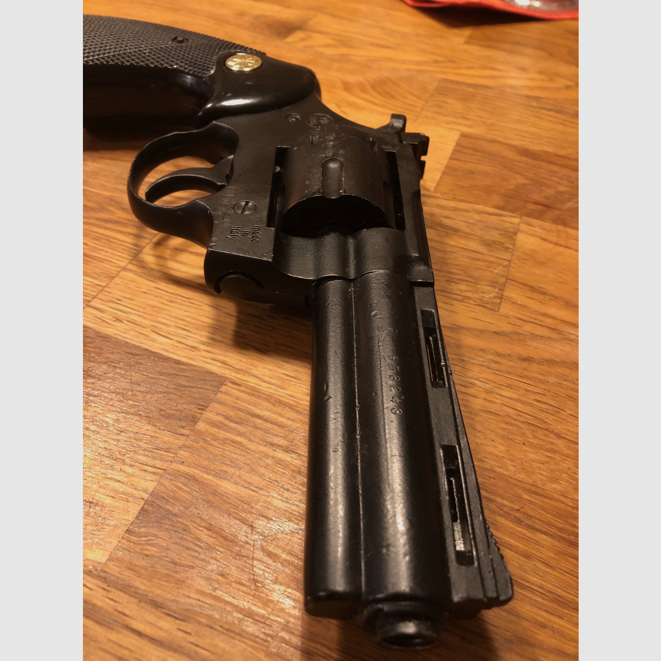 2 pistolas de fogueo Umarex Python en venta