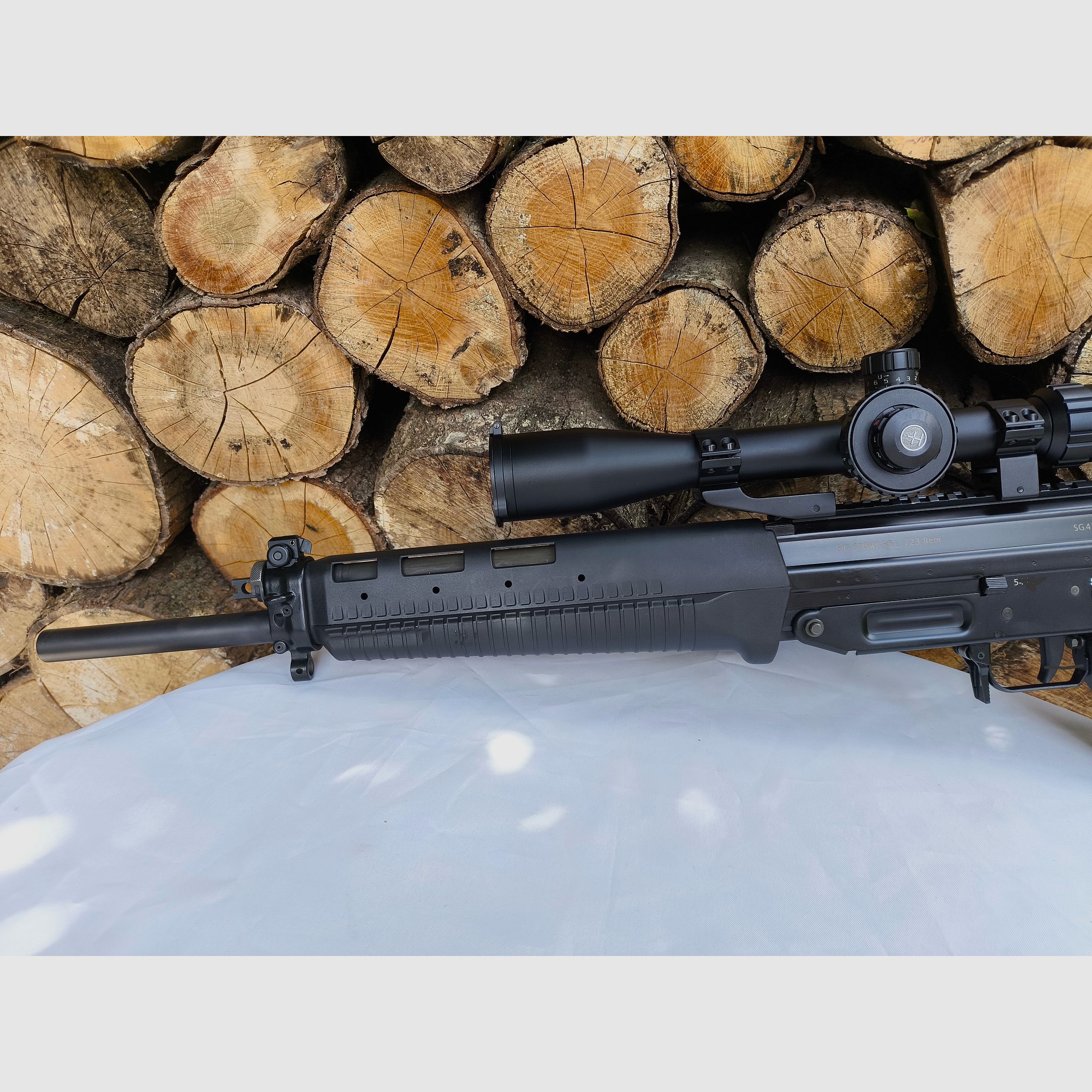 SIG 551 Sport .223Rem con Hawke Sidewinder 30 6,5-42 20x1/2 Mil DOT