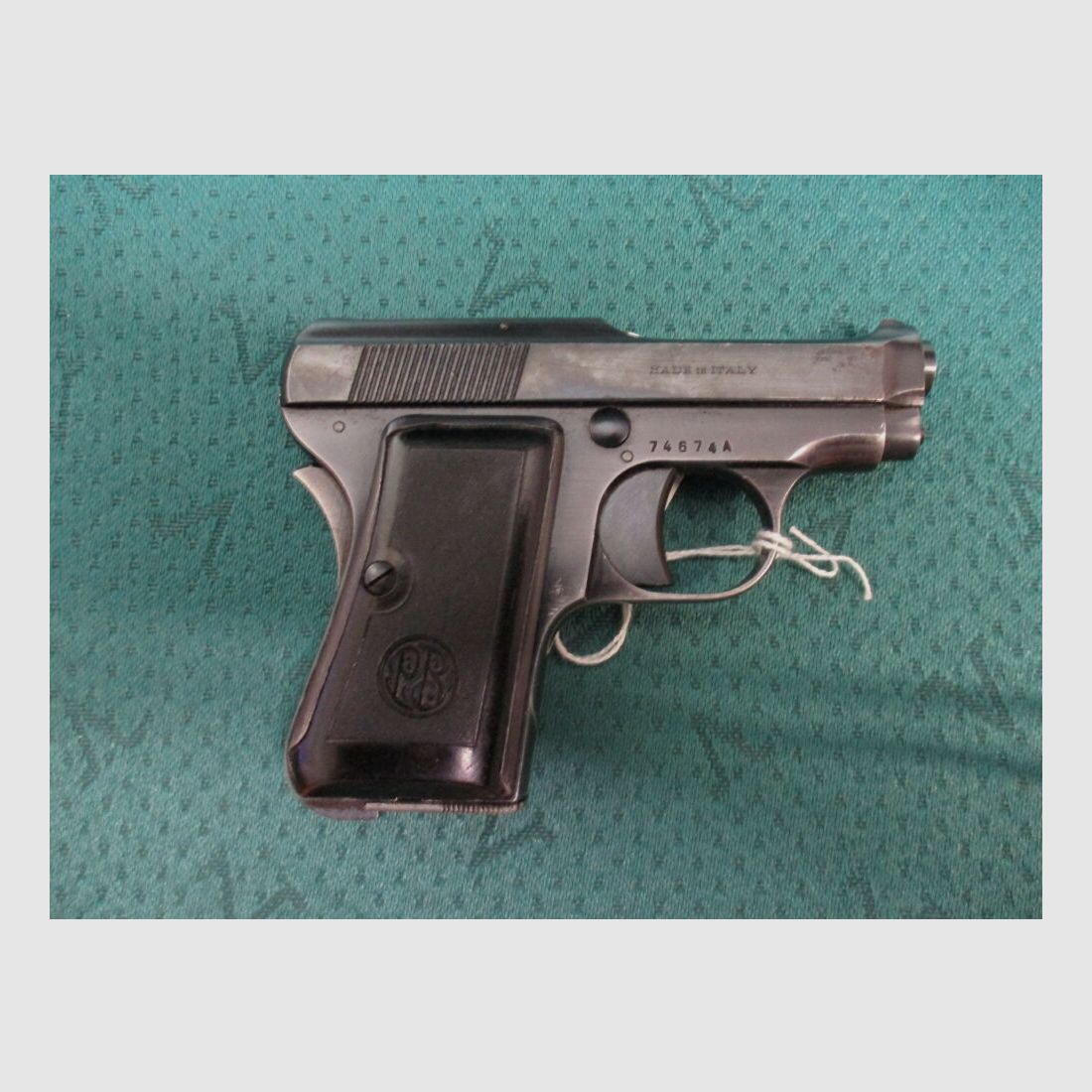 Pistola Beretta 6,35mm con sicura per il palmo della mano