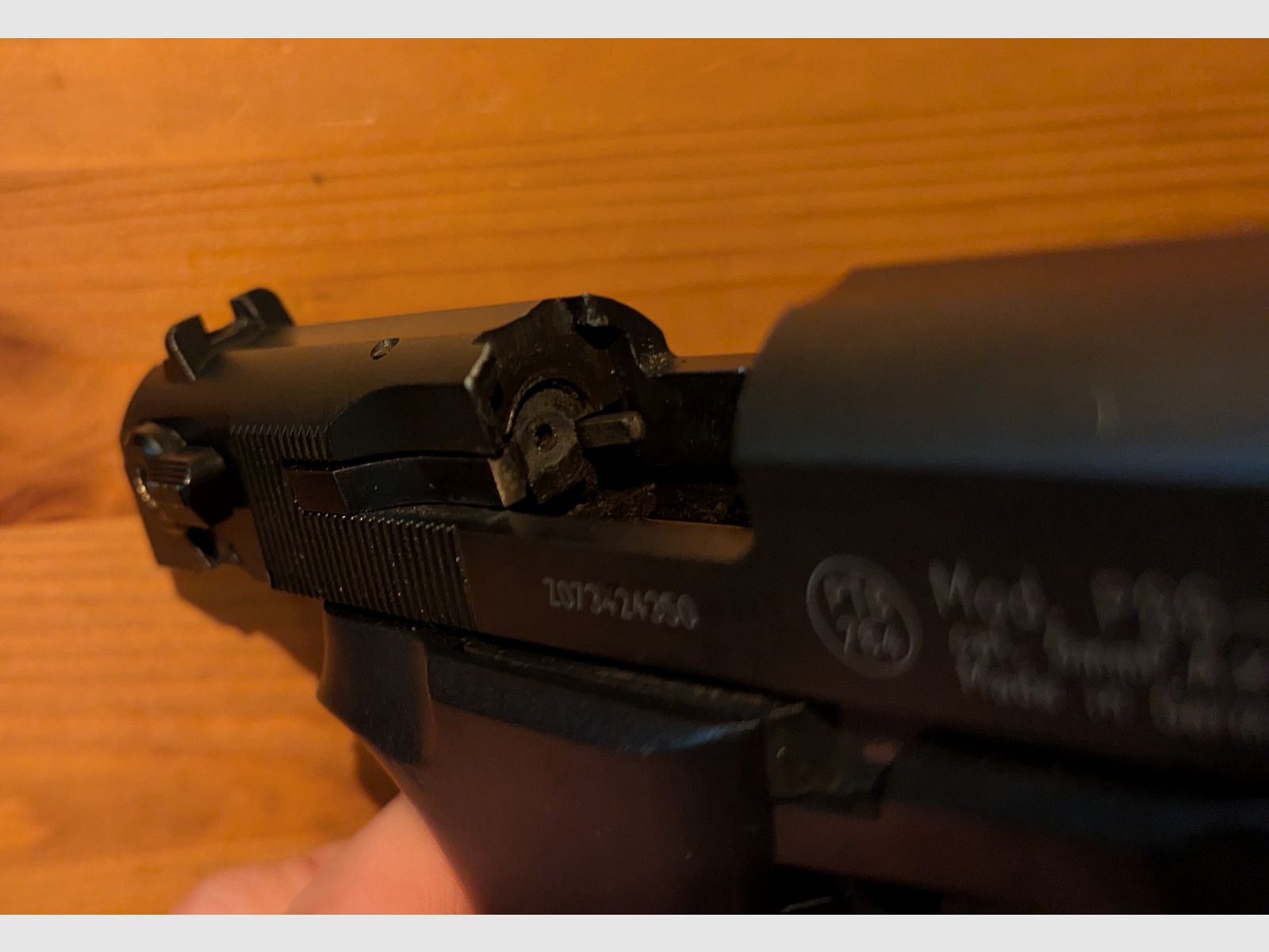 Umarex Walther P88 Compact 9mm Schreckschuss inkl. Holster, Ersatzmagazin, Abschussbecher, Reinigungsbürste, Transportkoffer und Ersatzteilset.