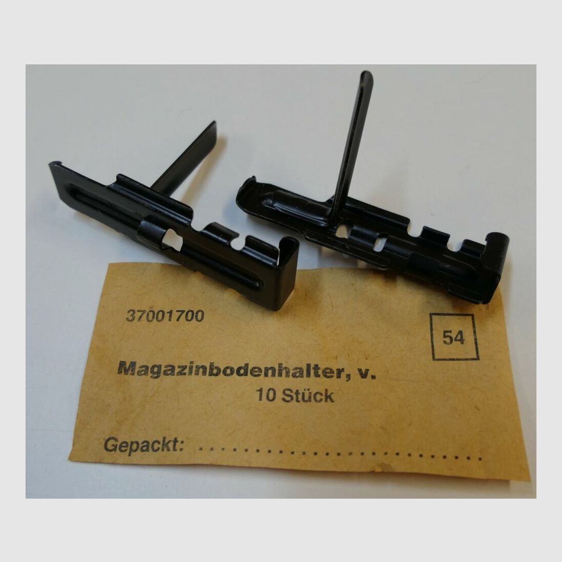 DDR VEB Geräte-& Werkzeugbau Wiesa orginal DDR NVA AK 47 Magazinbodenhalter vollständig [ 54 ] unbenutzt, neu für AK47, 7,62x39
