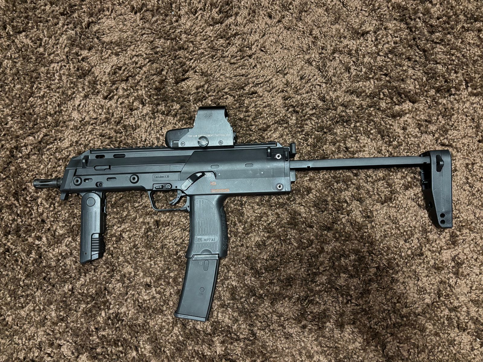Umarex Heckler & Koch MP7 A1 GBB Airsoft incl. Red Dot & 3 Magazines – Topstaat, afbeelding 1 van 5