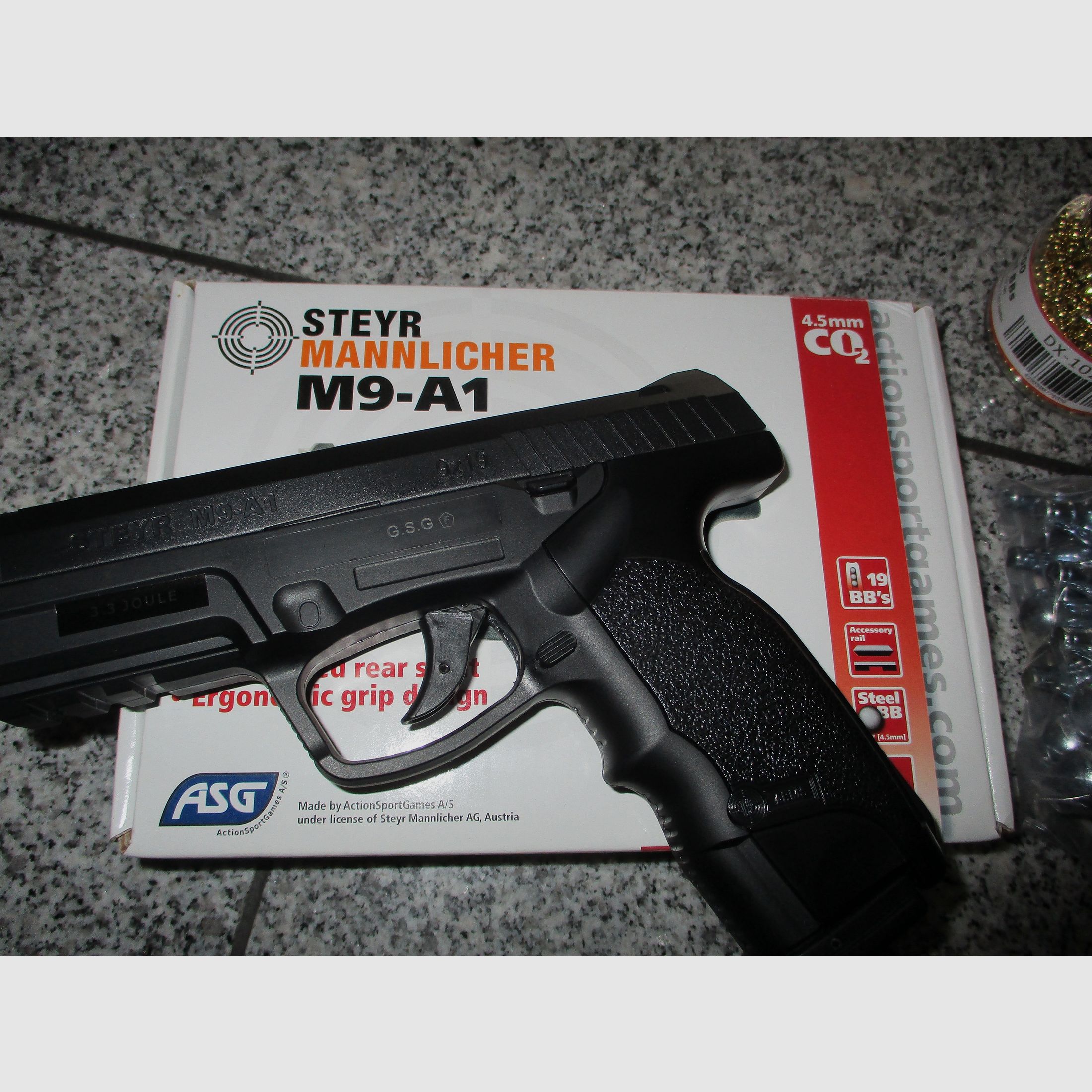 Pistola de aire comprimido Steyr M9A1 - CO2 - 4,5mm BB + 3 x 1500 BB + 20 cápsulas Umarex de 12g NUEVAS