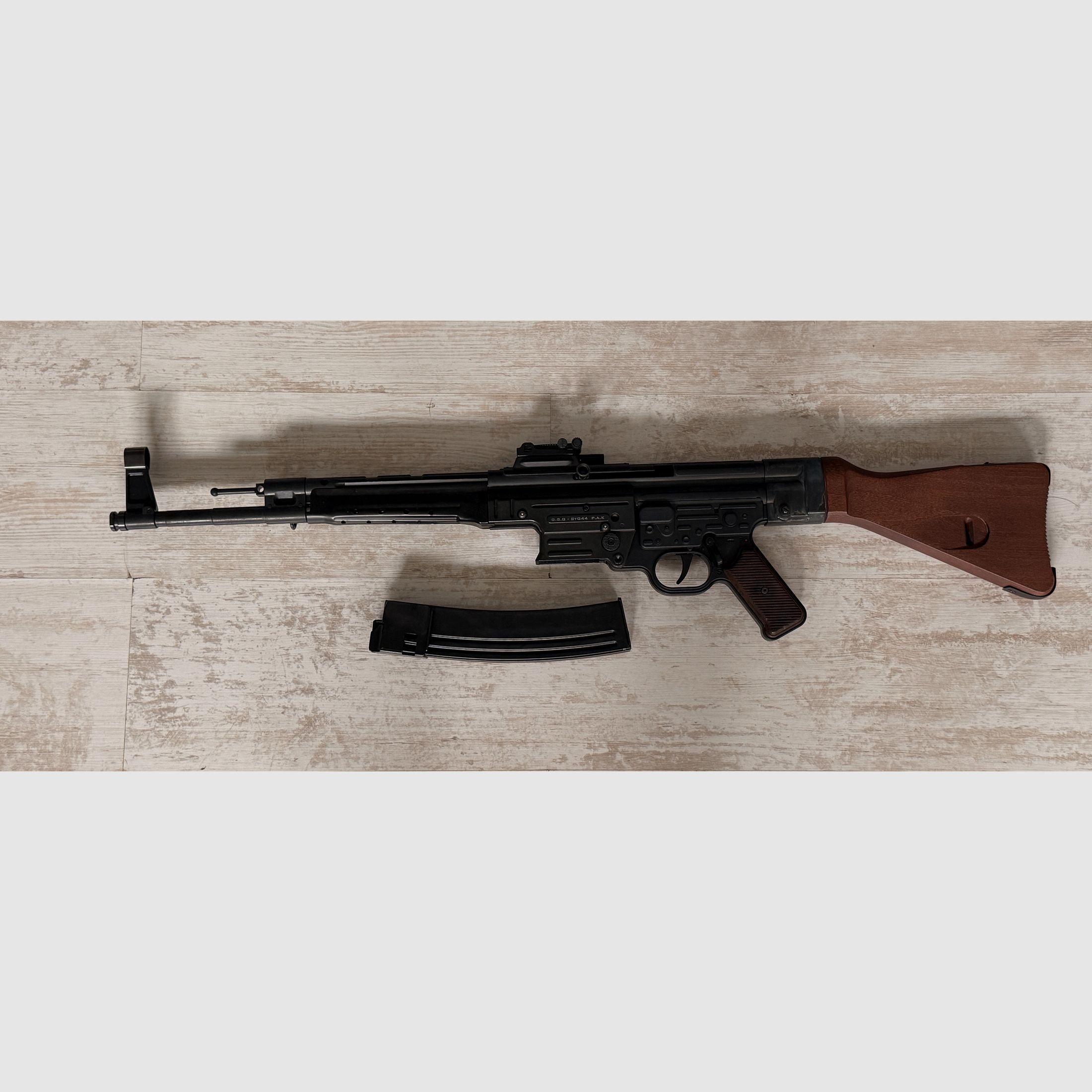 GSG STG 45 / STG 44 9 mm P.A.K. blank firing – real wood stock – top condition