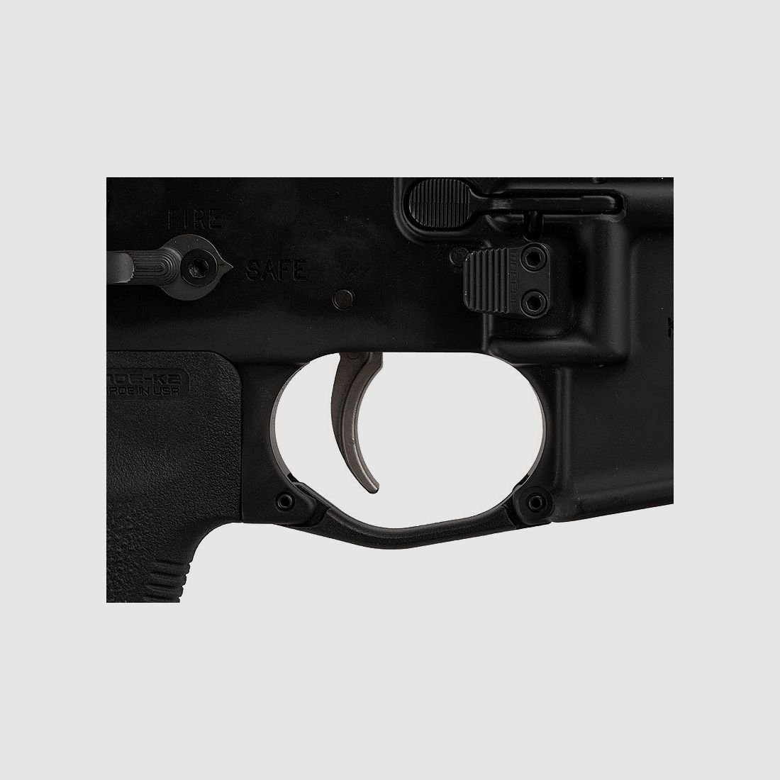 MAGPUL extended trigger guard polymer for AR15