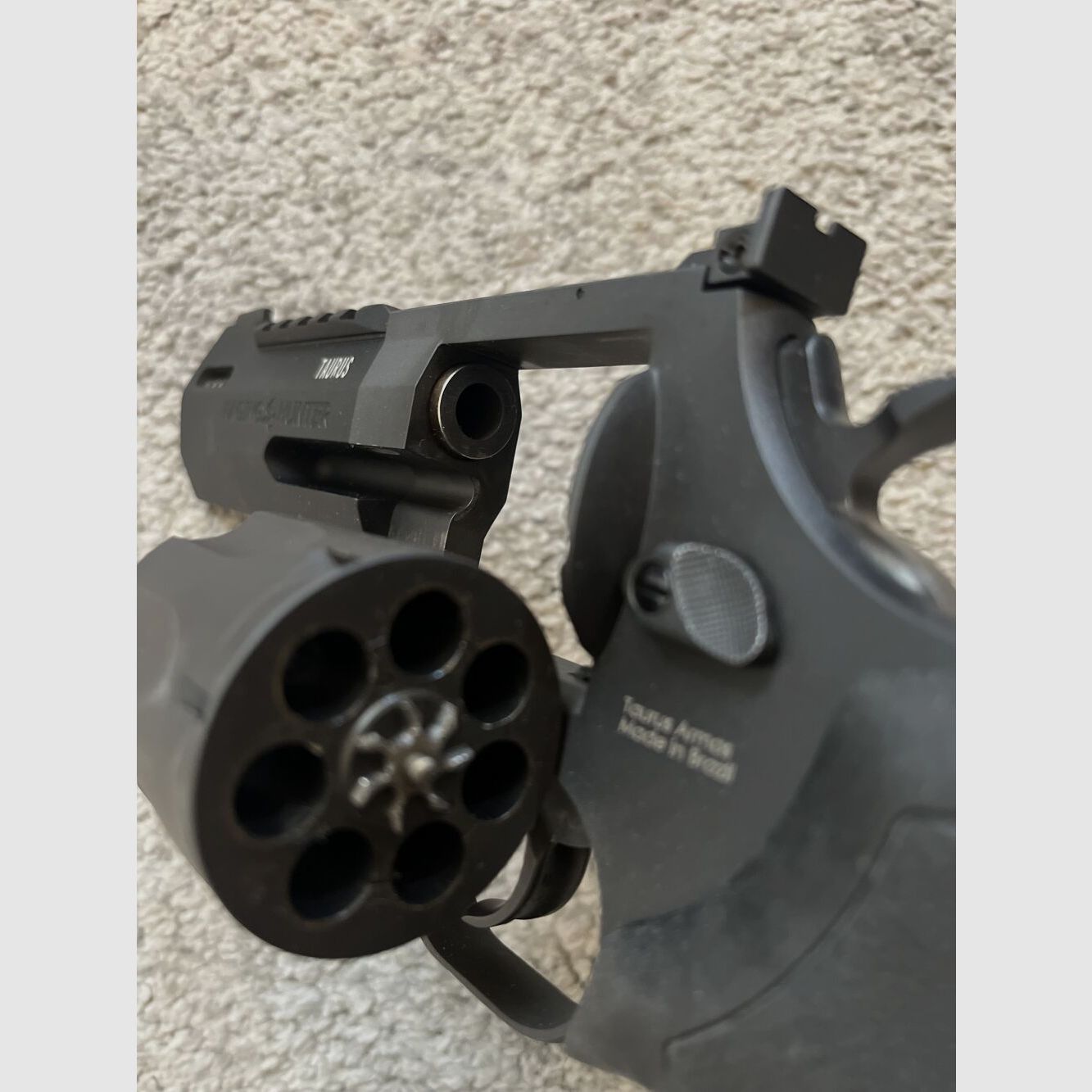 Taurus Raging Hunter