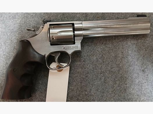 Smith & Wesson 686 Target Champion