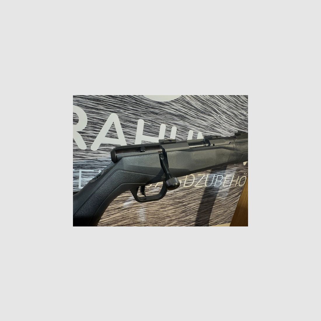 Savage B22F; .22WMR; Weaver Schiene; 10Schuss Magazin