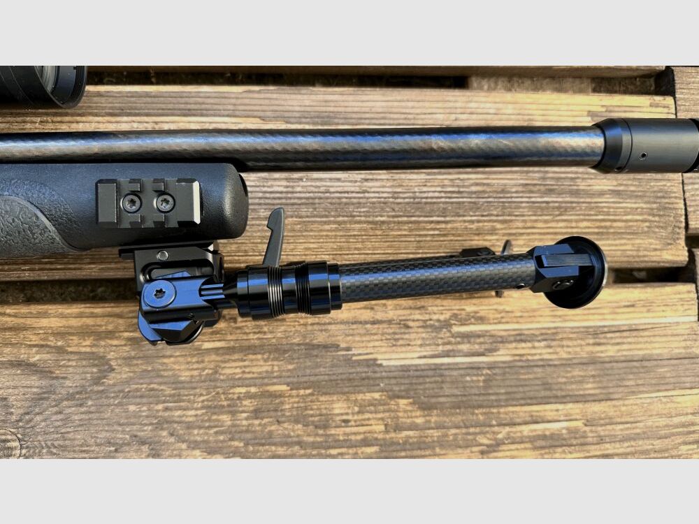 Voere Victor 3 con Stryker 5-50x56 HD bipode y freno de boca Sinus .22lr