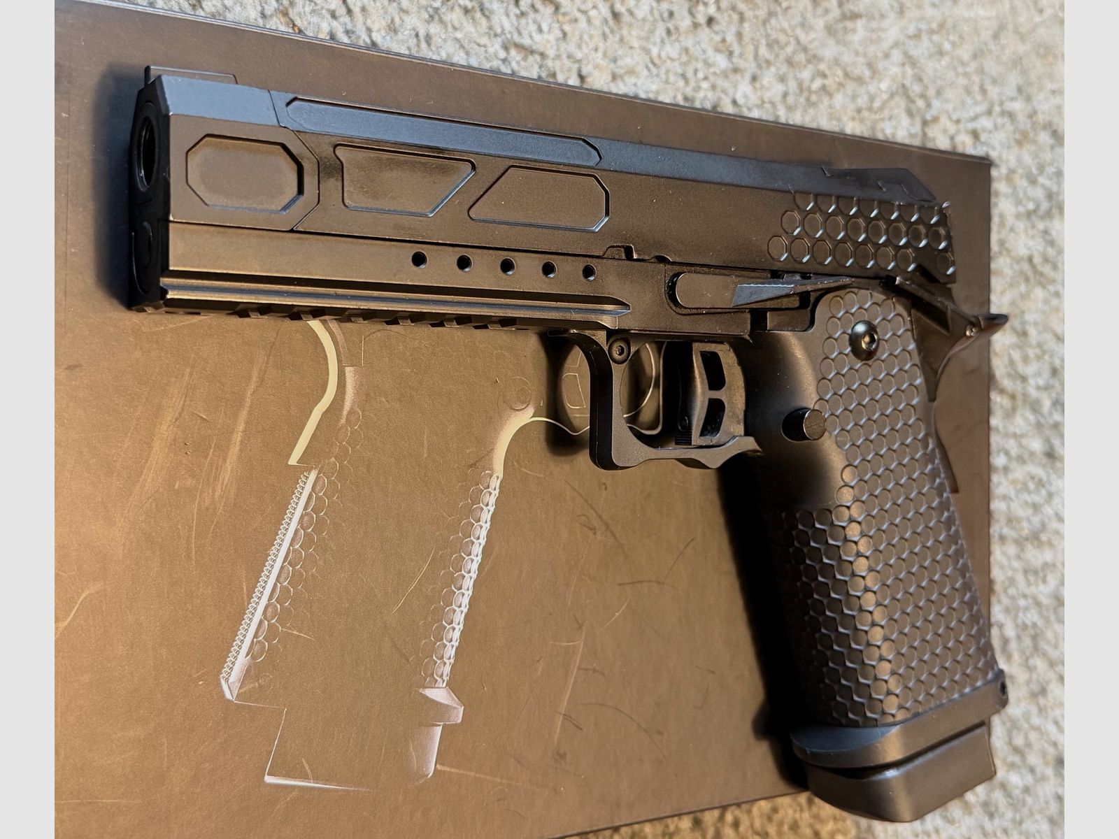 Novritsch SSP2 Airsoft-Pistole (Gas Blowback) – Neuwertig / Unbespielt. Mit Zubehör , Bild 2 von 9