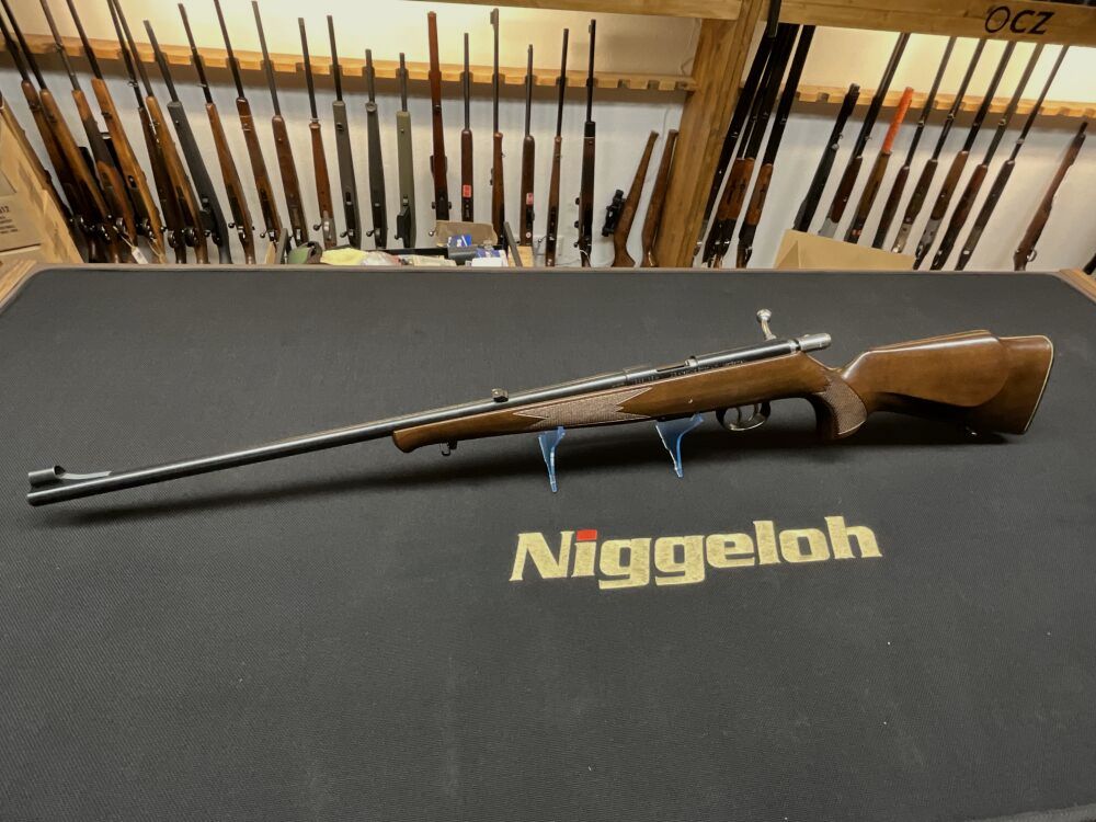 Anschütz 1516 Standard .22 Win Mag