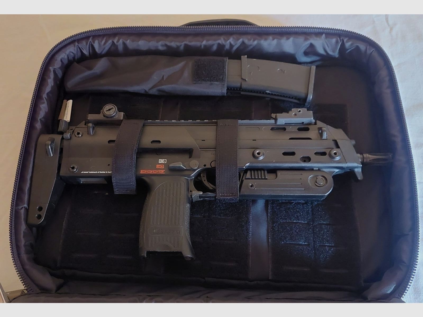 HK Mp7A1 6mm GBB + Tasmanian Tiger Tasche 