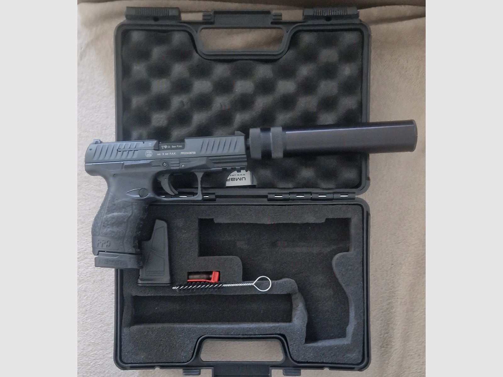 PPQ Schreckschuss Pistole mit Schalldämpfer