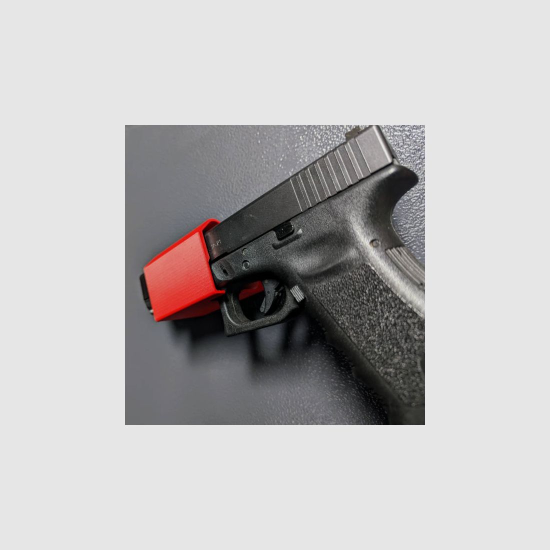 Magnetisches Blockholster für Glock 17 und baugleiche (Schlittenbreite 32mm) für Waffenschrank - Zubehör für den Waffenschrank