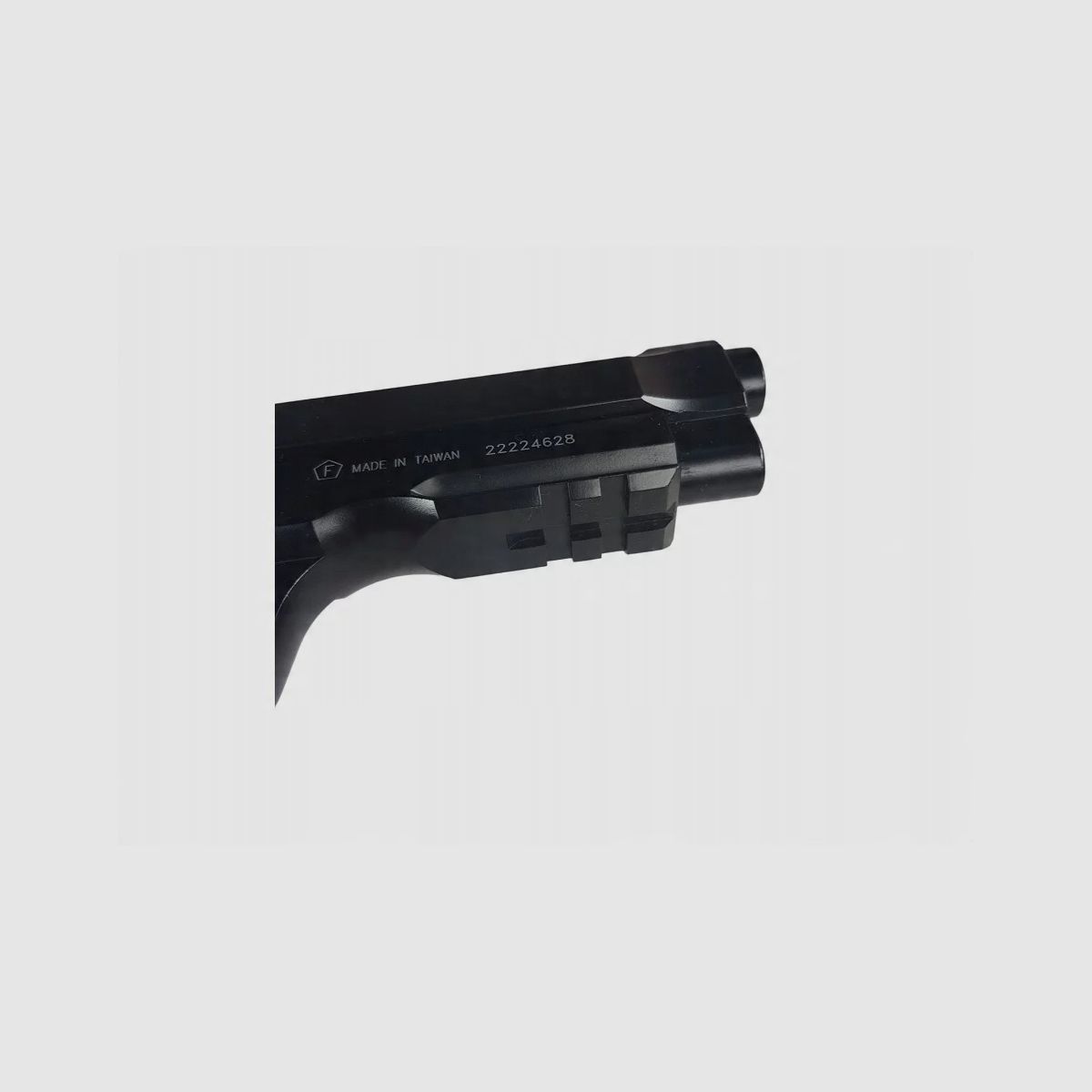 Pistolet wiatrówka RANGER M92 FULL AUTO BLOWBACK 4,5 BBs 18-strz. KWC, zdjęcie 6 z 7